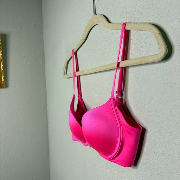 Victoria's Secret Pink Underwire Plunge Bra with Adjustable Straps 32B - Picture 2 of 5